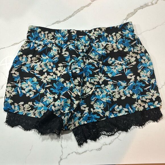 Charlotte Russe | Blue Floral Black Lace Women’s Casual Summer Shorts - Picture 1 of 10